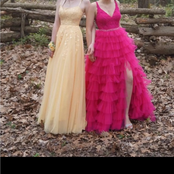 Prom dress from Henri’s color: fuchsia, worn once good condition, - Picture 3 of 7